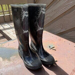 Vintage Calvin Klein Black & Clear Snakeskin Pull-On Rain Boots